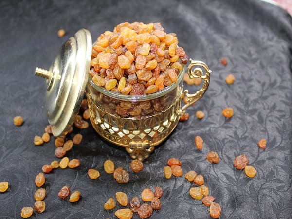 تصویر 5 از قیمت کشمش تیزآبی با کیفیت ارزان + خرید عمده
